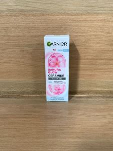 SAKURA GLOW GARNIER CERAMIDE WATER GEL MOISTURIZER PELEMBAB DAN PENCERAH WAJAH FACE CARE