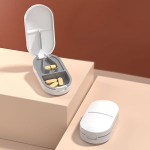 กล่องตัดยา พกพา กล่องตัดยา ใบมีดคม ที่ตัดแบ่งเม็ดยาพร้อมช่องเก็บเม็ดยา ที่แบ่งเม็ดยา ที่ตัดเม็ดยา ที่ตัดยา