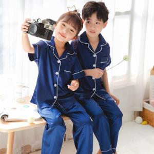 Molyy เหมาะสำหรับอายุ 3 ถึง 10 ปี ชุดนอนผ้าไหมเย็นสำหรับเด็กผู้ชายและเด็กผู้หญิง แบบแขนสั้นและกางเกงขาสั้น สวมใส่สบาย