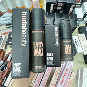 HUDA BEAUTY EASY BAKE SETTING SPRAY WITH 16-HOUR WEAR 100ML