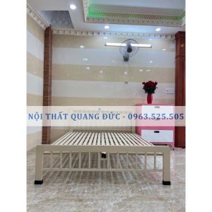 Giường sắt mỹ nghệ chấm bi nhiều kích thước từ 1m dến 1m8 - Nội Thất Quang Đức