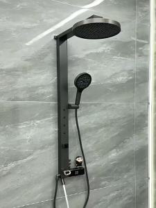 Inligent constant temperature showerhead set bathroom upgrade simple and minimalist showerhead set