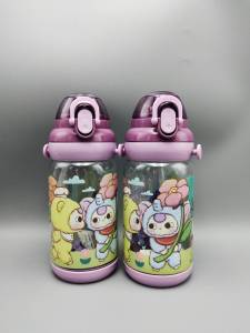 กระบอกน้ำหลอดเด้ง ลายการ์BBTเด็ก3ขวบ สุดฮิต เหมาะสำหรับเด็กหญิงและเด็กชาย มีหลอดและสายสะพายในตัว ขนาด550มล.พร้อมส่ง