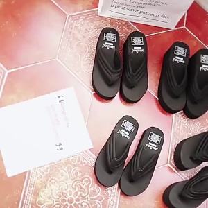 2026 Spring New 11Cm Ultra-Thick High-Heel Flip-Flops For Women Fashionable Outdoor Wear Versatile Non-Slip Beach Sandals For Summer