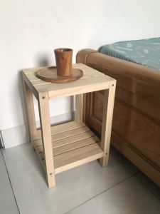Kệ gỗ đầu giường tab gỗ trang trí