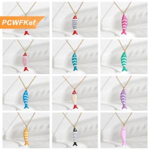 【PCWFKef】 สร้อยคอจี้ปลาสีสันสวยงามน่ารักสำหรับผู้หญิงสร้อยคอสแตนเลสแฟชั่นสำหรับเด็กผู้หญิงของขวัญเครื่องประดับชายหาดในฤดูร้อน