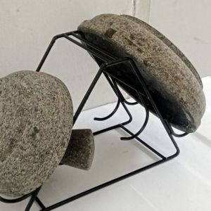 Tatakan cobek/rak cobek kawat besi murah