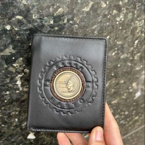 FreeshipMAX Ví Nam Da Bò CEFIRO Mỹ   Biểu Tượng Đồng Nguyên Khối- Bóp Da Nam Dáng Đứng Dáng Ngang Đựng Được Giấy Tờ Cũ  (  Bảo Hành 12 Tháng) TABUSTORE