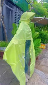 Áo mưa che phủ toàn thân nửa trước trong suốt kèm kính chắn mưa
