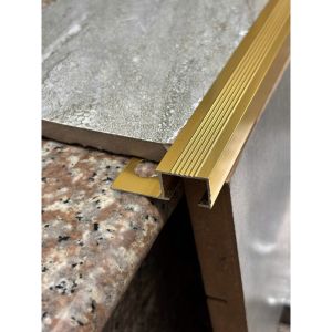 Nẹp góc vuông chống trượt nẹp nhôm chống trơn nẹp tam cấp thanh dài 2m7