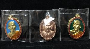 หลวงพ่อพัฒน์ 3 กล่อง วัดห้วยด้วน จ.นครสวรรค์  3  รุ่น รวย รวย เฮง เฮง ( วัดสร้างเอง ที่ระลึกสร้างศาลา ) สภาพสวยมาก จัดส่ง kerry ฟรีทุกวัน