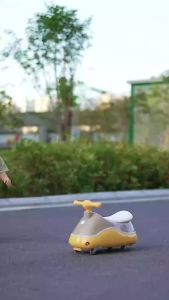 Childrens Multifunctional Scooter 1-5 10-Year-Old Baby Universal Wheel Silent Light-Up Enjoy Childrens Various Cars Peanut Car