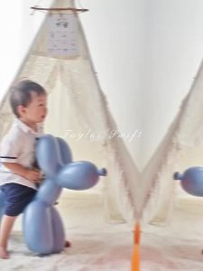 LZ-Nordic balloon dog-shaped childrens chair kindergarten small stool modern and simple home living room cartoon puppy chair.