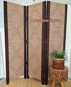 Penyekat Ruangan Sketsel Rotan Sintetis 3 Panel Berkuailtas Murah