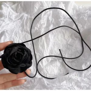 Fashion Clavicle Chain Retro Black Rose Flower Necklace Female Laced-Up Necklace Clavicle Chain