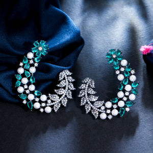 SEQUITO Vintage Black Gold Plated Light Green CZ Crystal Flower Leaf Ear Jewelry Elegant Pearl Big Stud Earrings for Women Evening Party Accessories SE571