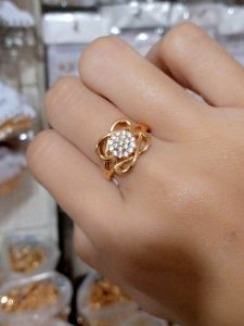 Cinin Emas Dewasa Motif Bunga Besar Xuping Anti Luntur