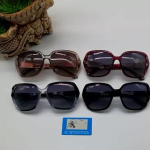 AU Same glasses as on Xiaohongshu 2026 New polarized sunglasses for women trendy large frame round face sunglasses slimming effect suitable for nearsighted eyes