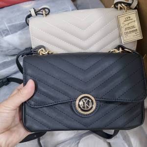 Lynมาม่อน8นิว กระเป๋าสะพายแฟชั่นมาใหม่ กระเป๋าผู้หญิง