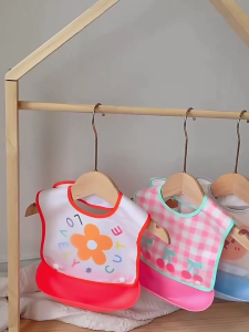 Baby Supply Ultrathin Cartoon Bibs Travel Feeding Bib for Boy Girl Toddlers Detachable Lightweight Soft Waterproof Bib