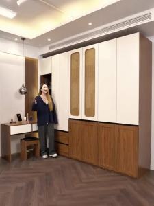 Vintage-Style Segmented Solid Wood Rattan Wardrobe Full-Height Single Door with Handle-Free Design Modern Minimalist Closet