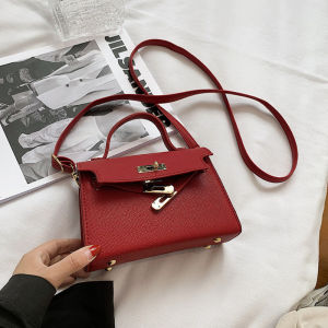 Women Small Crossbody Sling Bag Casual Trendy Mini Handbag Shoulder Bag Fashion Beg Wanita Women Bags Outing Bag 斜挎包 L54