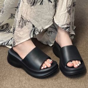 [Free Shipping] 5CM Thick-Soled Slippers New Y2K Style Star-Patterned Beach Sandals For Women Fashionable Summer Footwear Non-Slip Slippers And Casual Sandals