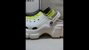 [Free Shipping] New WomenS Summer Outdoor Clogs Cute Cartoon Design Non-Slip Odor-Resistant Soft And Thick-Soled Sandals