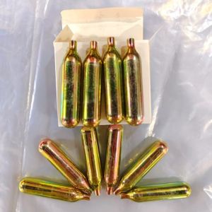 10pcs co2 12g Assisting high-pressure gas cylinders 10pcs (non-threaded)