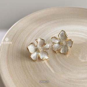 Bông tai nữ chuôi bạc 925 Eleanor Accessories hình hoa viền trơn phụ kiện trang sức khuyên tai 8225