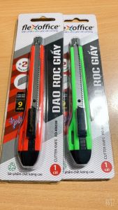 [ Mới] Dao Rọc Giấy KN03B Chiều Rộng Lưỡi Dao 9mm Tặng Thêm 2 Lưỡi Dao Dự Phòng.