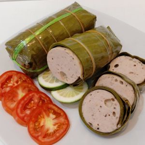 หมูยอ หมูยอพริกไทยดำ แพ็ค 6 อัน (รสพริกไทยดำ) ตราเหรียญทอง หมูยอใบตองนครพนม 1 ชิ้นหนัก 0.4 กรัม แพ็คใส่กล่องโฟม พร้อมส่ง