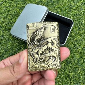 ของแท้ ไฟแช็คงานฝีมือ ไฟแช็คพร้อมกล่อง ไฟแช็คเหล็ก ลายมังกรสีทอง ไฟแช็คอย่างดี แข็งแรง (ไม่ใส่วัตถุไวไฟในตัวสินค้า) จัดส่งทุกวัน