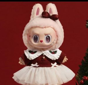 Pop mart LABUBU Chess Adventure Series Queen Hanging Card Yellow Series New Vinyl Plush Doll