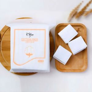 Bông tẩy trang vuông không xơ bông mềm mịn Cotton Pad 222 miếng