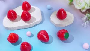 12 Cute Strawberry Lip Balm for Wrinkle Repair Moisturizing and Plumping Strawberry-Shaped Lip Gift ， Wedding gifts for the bride ， Thank you teacher for the birthday