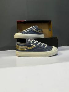sepatu pria dan wanita ABU GOLD vorent low revlublick free kaos kaki