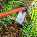Agricultural manganese steel hoe for weeding, bamboo shoot digging, thickening, land reclamation, and soil turning hoe. 