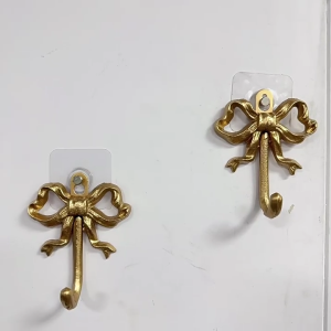2Pcs Bowknot Shape Wall Hook Key Holder Home Decorative Hook Coat Hanger Bathroom Towel Holder Easy to Installation