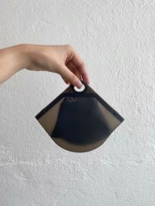 (READY STOCK) Silicone Mask Keeper DUSTPROOF Mask Protector Mask Case / Fabric Mask Storage /Mask Storage Case/ KN95 mask storage / Mask Holder