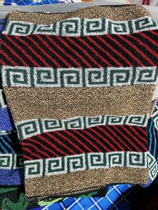 Khăn Tắm Màu Tối Dày Dặn Hạn Chế Bám Bẩn