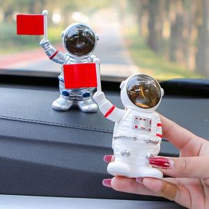 LGJGHJG Astronaut Astronaut Car Solar Decoration Shaking Solar Power Solar Swing Car Ornament Creative Plastics Astronaut Car Solar Swing Toy Car Decoration Accessories