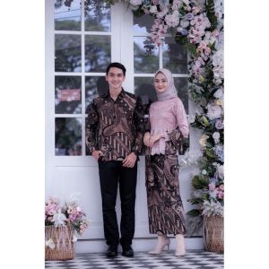Kebaya Broklat Couple Batik: Desain Batik Couple Elegan