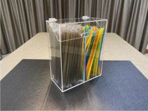 กล่องใส่หลอด 2 ช่อง แบบมีฝาปิด อะคริลิคสีใส