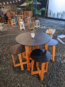 Meja Cafe Jumbo Set Minimalis Bulat Aesthetic (1 meja + 4 kursi)