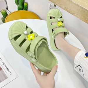 New Korean Style Cute Cartoon Slip On Sandals For Women Lightweight Soft Sole Comfort Flat Casual Women Outdoors Beach Sandals