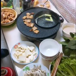 หม้อชาบูชาบูและบาร์บีคิวแบบกลม หม้อปิ้งย่างและหม้อไฟฟ้าอเนกประสงค์ หม้อชาบูชาบูไฟฟ้าสไตล์เกาหลี [ จัดส่งฟรี ]