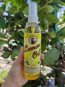 Nước lau sạch và bóng đồ gỗ nội ngoại thất hương chanh Lemon Oil Spray Furniture Polish (236ml)