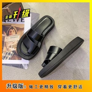 [Free Shipping] New Summer Fashion Versatile Non-Slip Beach Sandals Thick-Soled Casual Flip-Flops Perfect For Outdoor Wear