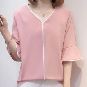 QDshop 💞เสื้อแฟชั่นคอวีแขนแต่งระบาย มี 5 สี🌈 ให้เลือกแบบจุกๆ สีพื้นไม่มีลวดลาย 🌼 เนื้อผ้านิ่มสวมใส่สบาย ใส่ได้ทุกโอกาส💝🛍️